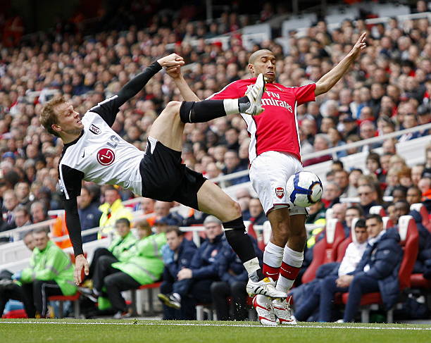 于苏亚雷斯 于苏亚雷斯